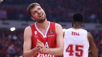 Βεζένκοφ: «Να είμαστε ακόμα πιο αποφασιστικοί και να κάνουμε το 2-0»