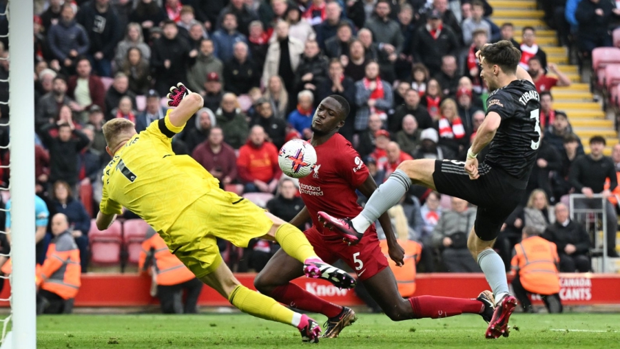 Οι 5+1 στιγμές της 30ης αγωνιστικής της Premier League: Από το ματς της σεζόν στην… διαιτησία της Μπράιτον! (video)