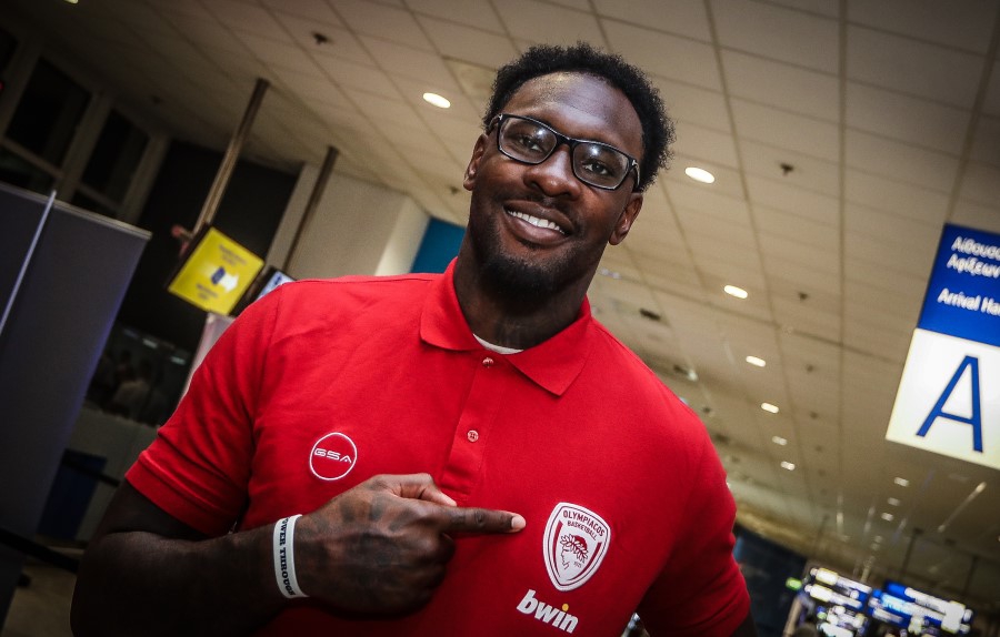 Ολυμπιακός: Έφτασε την Αθήνα ο Μπλακ, αύριο (22/08) έρχονται ΜακΚίσικ και Κάνααν