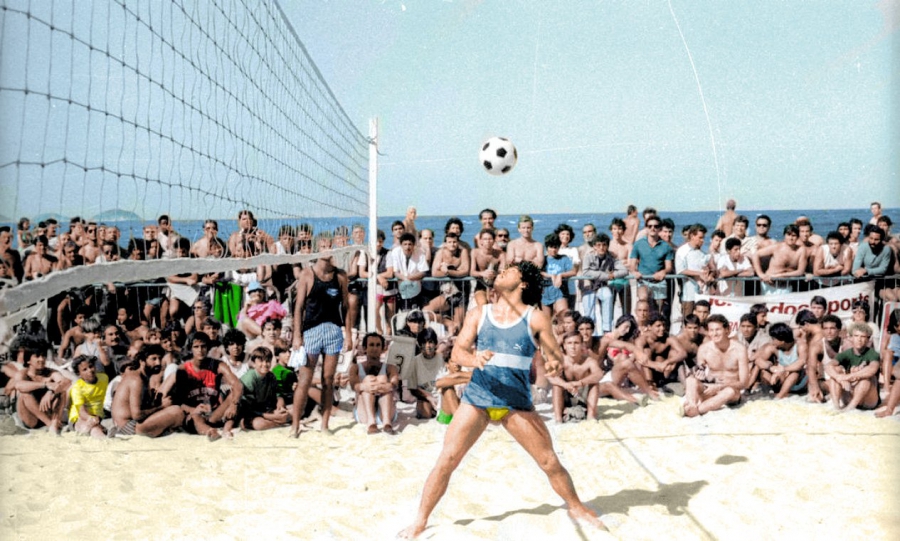 To μεσημέρι που ο Μαραντόνα μετέτρεψε την Κόπα Καμπάνα σε Βίλα Φιορίτο παίζοντας… ποδοβόλεϊ