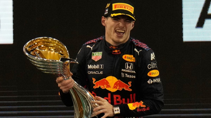 Formula 1: O αγώνας του αιώνα, ο πρωταθλητής Φερστάπεν, ο κυρίαρχος Χάμιλτον και 5+1 πράγματα που μάθαμε στο Άμπου Ντάμπι (video)