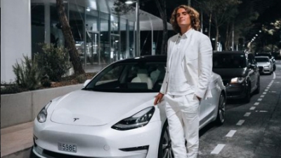 Τσιτσιπάς: «Τα αμάξια που οδηγούμε, λένε πολλά για εμάς»