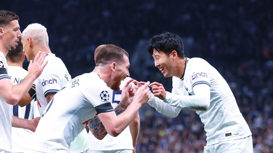 Η Τότεναμ πήγε από τελευταία του ομίλου… πρώτη, σε οκτώ λεπτά χάρη στις 50 συνεργασίες των Κέιν και Σον! (vids)