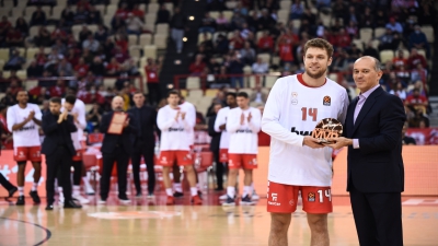 Το ΣΕΦ υποδέχεται τους Τεόντοσιτς-Χάκετ, βραβεύει τον Βεζένκοφ και το BN Sports είναι... εδώ! (video)