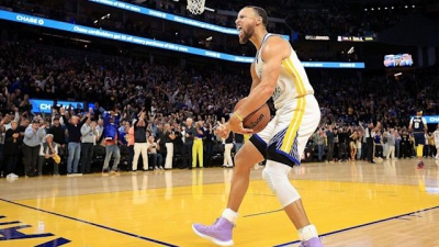 Κάρι: «Δεν θέλω να φύγω από του Ουόριορς ποτέ»