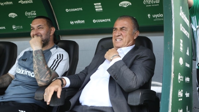 Τερίμ: «Κάνω πλάκα στον Μπερνάρ, του λέω να μείνει άλλον έναν χρόνο!» (video)