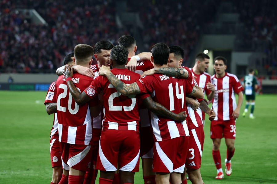 «Πρωτάθλημα ξανά στον Πειραιά»: Καταιγιστικός Ολυμπιακός και... αγκαλιάζει με «τεσσάρα» το 48ο!