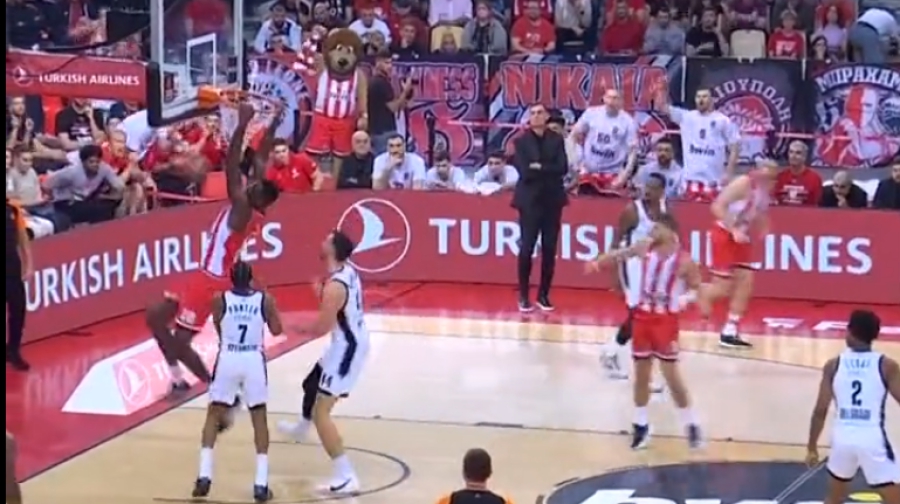 Ο Φαλ… ίπταται και «ριμάζει» την αντίπαλη ρακέτα! (video)