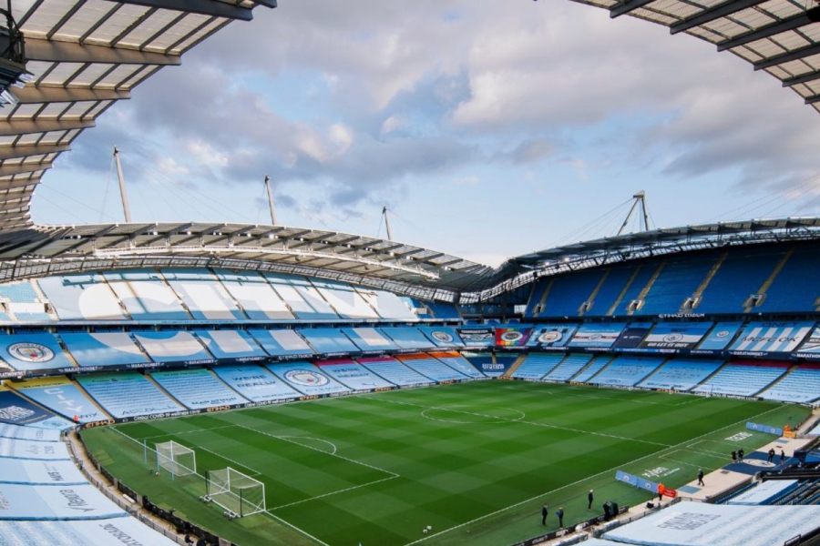 Μάντσεστερ Σίτι: Μεγαλώνει η ομάδα, μεγαλώνει και το γήπεδο