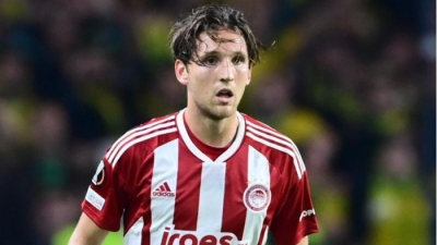 Ολυμπιακός – Φράιμπουργκ: Αριστερό μπακ ο Ρέτσος, Εμβιλά και Μπουχαλάκης στον άξονα στο 4-2-3-1 του Κορμπεράν!