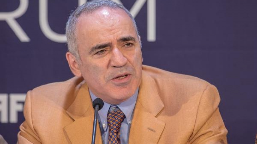 Ο Κασπάροφ ζητά οικονομικό αποκλεισμό της Ρωσίας – «Δείξτε στον Πούτιν ότι θα πρέπει να πληρώσει το τίμημα»