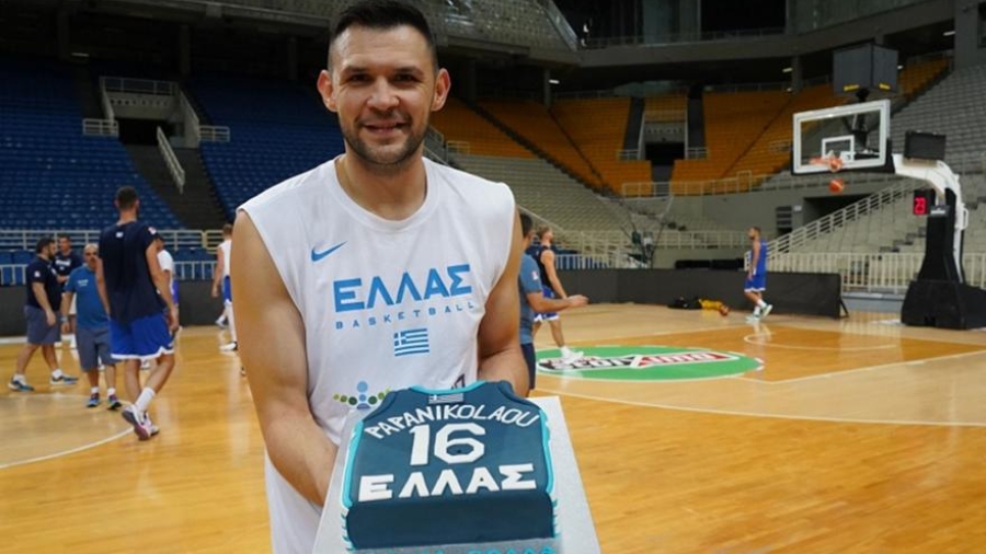 Γενέθλια στο ΟΑΚΑ με την Εθνική για τον Παπανικολάου! (video)