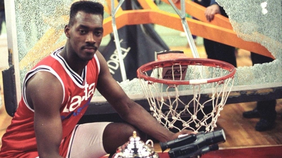 Τι θυμάστε από το πρώτο ελληνικό All Star Game; Σίγουρα τον Χάντσον που… διέλυσε το ταμπλό του ΣΕΦ! (video)