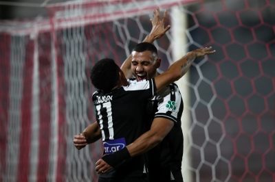 Ο Δικέφαλος «βρυχάται» στην κορυφή: Επιβλητικός και αήττητος ΠΑΟΚ, «σκόρπισε» τον Πανσερραϊκό!