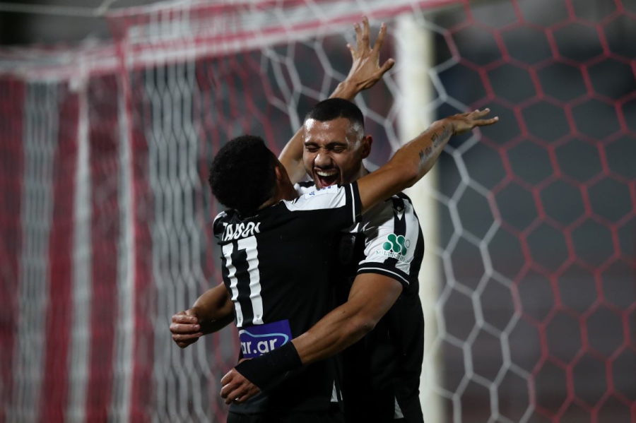 Ο Δικέφαλος «βρυχάται» στην κορυφή: Επιβλητικός και αήττητος ΠΑΟΚ, «σκόρπισε» τον Πανσερραϊκό!