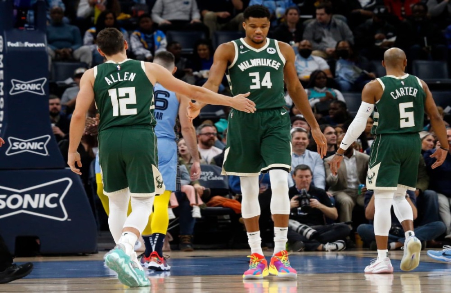 Μιλγουόκι Μπακς: Αποθέωση Giannis από τον Άλεν για την ασίστ...