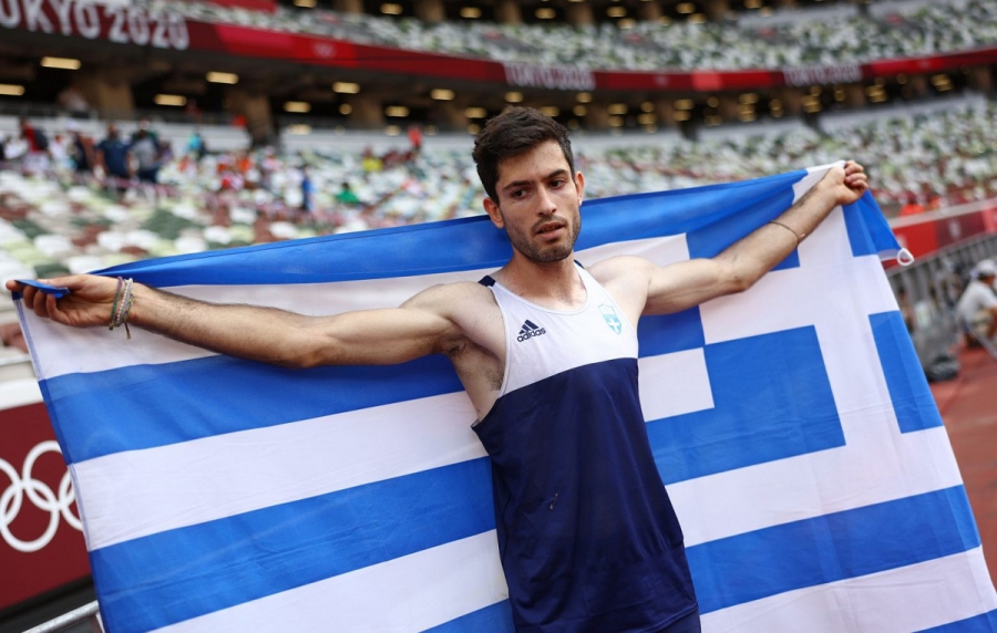 Μίλτος Τεντόγλου: Τρεις αγώνες στο εξωτερικό και μετάλλιο στο Παγκόσμιο του Βελιγραδίου