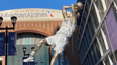 Ντιρκ Νοβίτσκι: Έγιναν τα αποκαλυπτήρια του αγάλματος του, στο Ντάλας! (video)