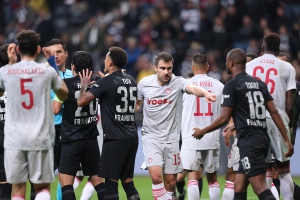 O δημοσιογράφος Κρίστοφερ Μίχελ στο BN Sports για την Άιντραχτ Φρανκφούρτης: «Η απουσία του Κόστιτς είναι μεγάλο πλήγμα – Η πίεση στον Ολυμπιακό»