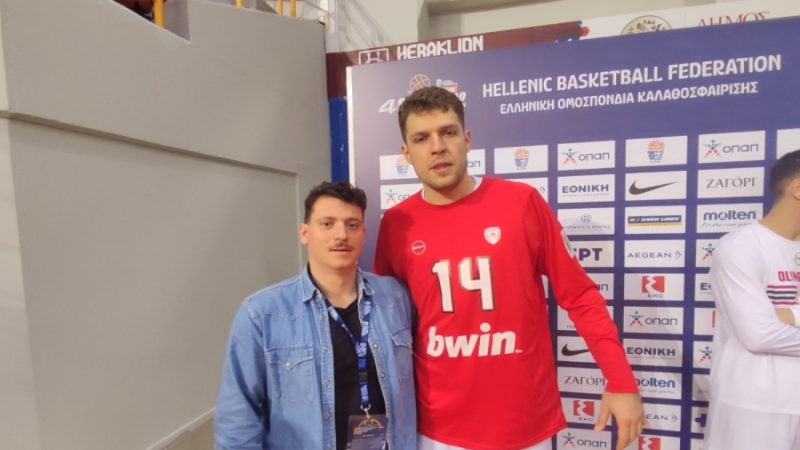 Ο Σάσα Βεζένκοφ στο BN Sports: «Απέχουμε… αιώνες από την αρμονική συνύπαρξη οπαδών όλων των ομάδων» (video)