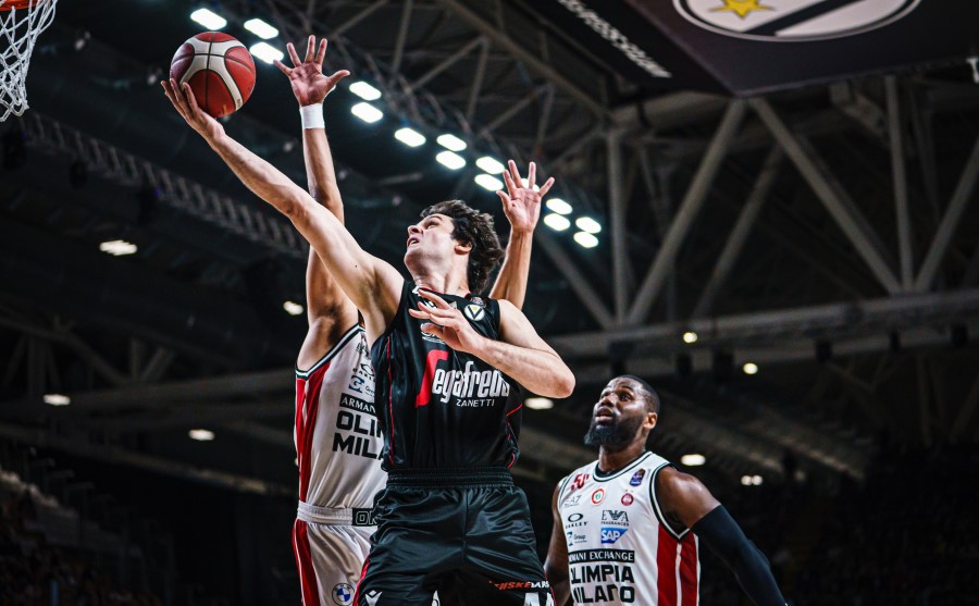 Βίρτους - Αρμάνι 75-68: Απάντησε στο break η ομάδα του Σκαριόλο με ηγέτη τον Σενγκέλια (video)