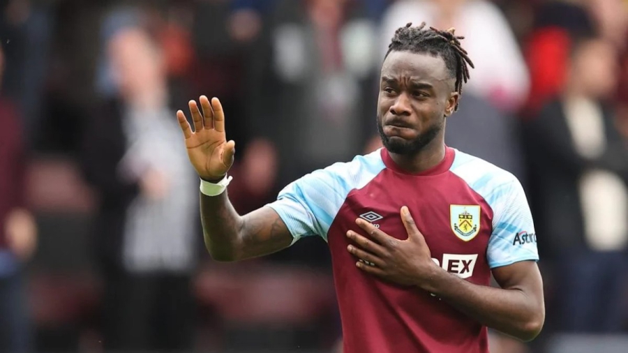 «Μπαμ» της Γουέστ Χαμ με τον Κορνέ!