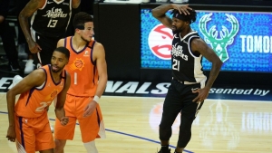 Ο Βeverley ξέφυγε και έριξε κάτω τον Paul! (video)