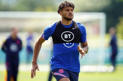 Αγγλία: Ο Τάιρον Μινγκς τα έβαλε με την Υπουργό Εσωτερικών για την ανάρτηση της για ρατσιστικά σχόλια: «Υποκρίνεται!»