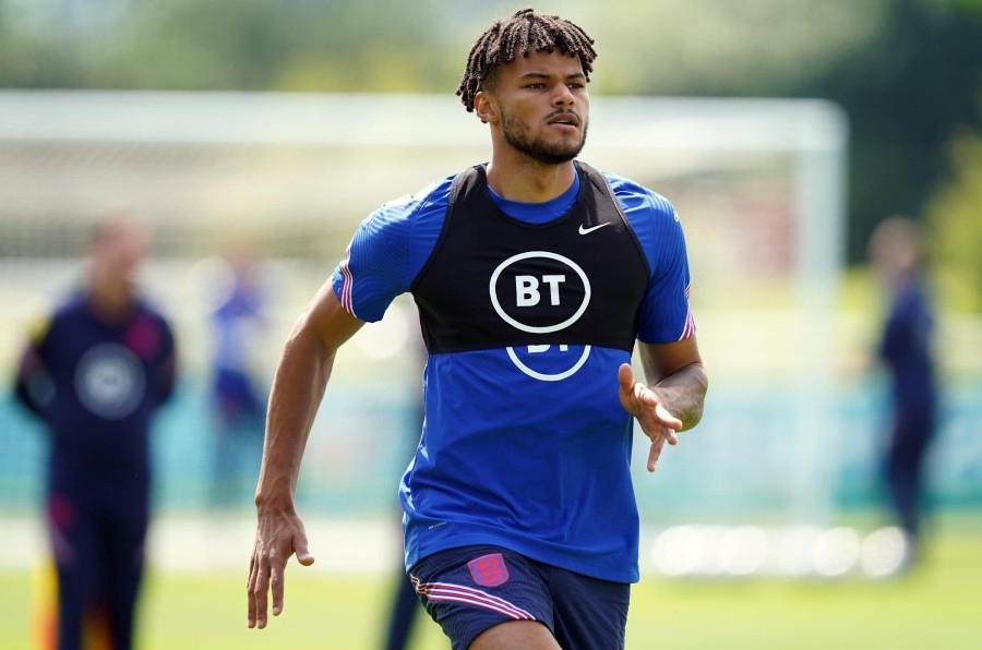 Αγγλία: Ο Τάιρον Μινγκς τα έβαλε με την Υπουργό Εσωτερικών για την ανάρτηση της για ρατσιστικά σχόλια: «Υποκρίνεται!»