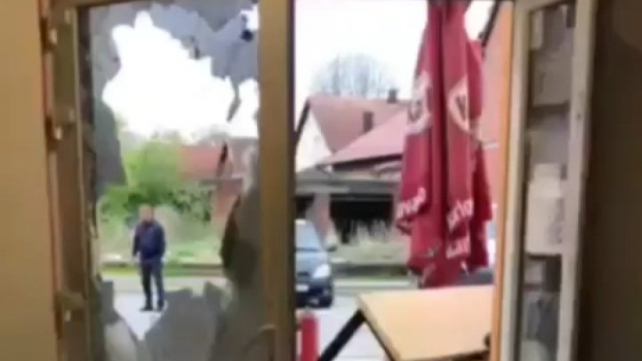 Ανατριχιαστικές εικόνες: «Μάχη» με τσεκούρια και μαχαιριά ανάμεσα σε οπαδούς της Χάιντουκ και της Ντιναμό Ζάγκρεμπ! (video)