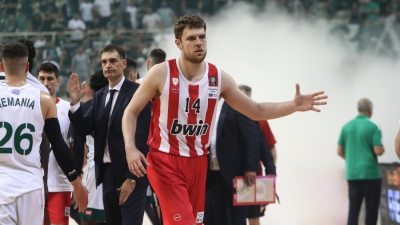 Βεζένκοφ: «Με τον κόσμο μας θα πάρουμε τον τίτλο»