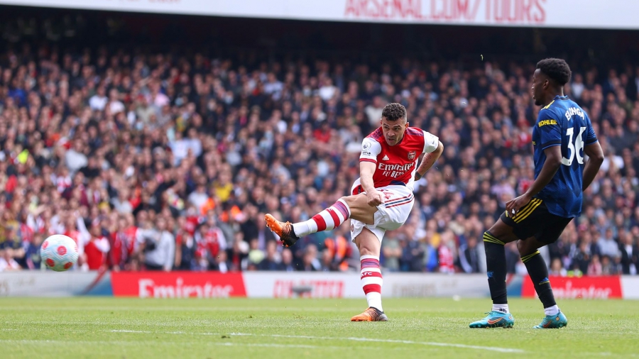 Άρσεναλ - Μάντσεστερ Γιουνάιτεντ 3-1: «Οβίδα» εν στάση από τον Τσάκα που βάζει... φωτιά στο Έμιρεϊτς! (video)
