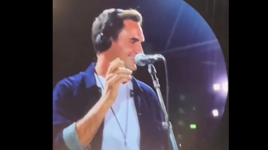 Ο Φέντερερ έπαιξε... κρουστά σε τραγούδι σε συναυλία των Coldplay στη Ζυρίχη! (video)