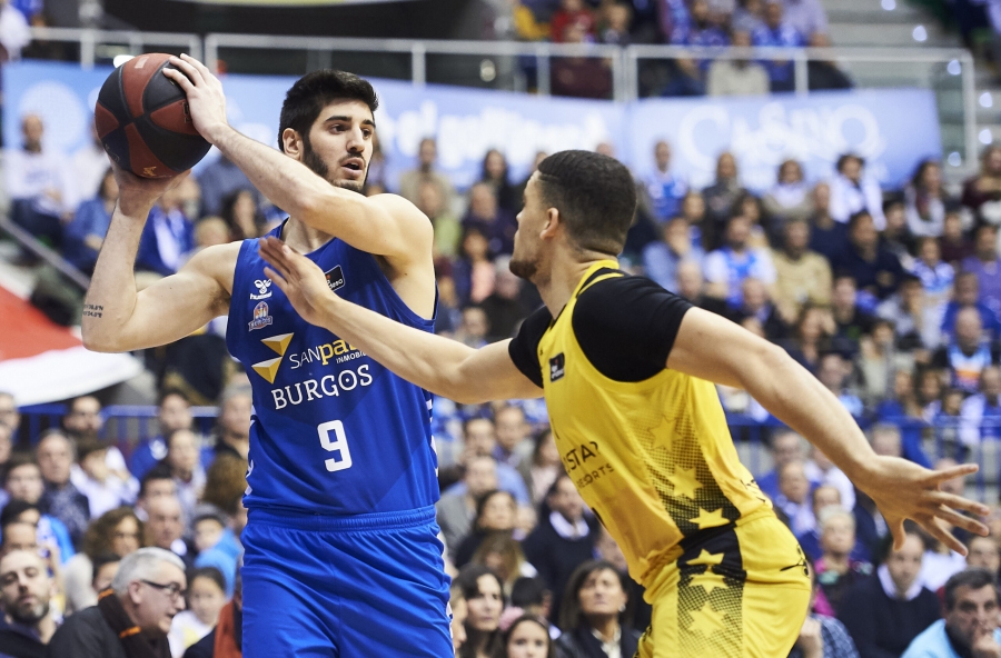 Μπασκόνια: Δικός της ο Άλεξ Μπαρέρα λίγο πριν το ματς με τον Ολυμπιακό