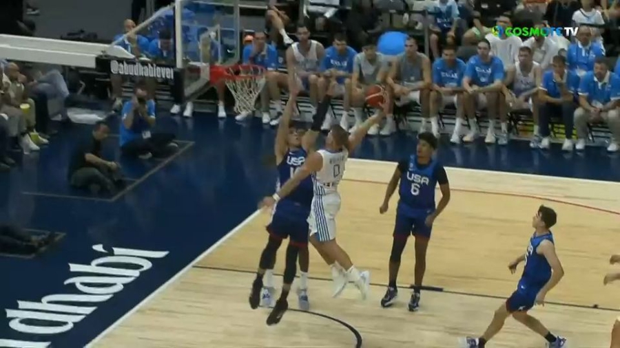 ΗΠΑ - Ελλάδα: Πήρε... φόρα για εντυπωσιακό κάρφωμα ο Γουόκαπ αλλά έπεσε στο τείχος-Κέσλερ! (video)