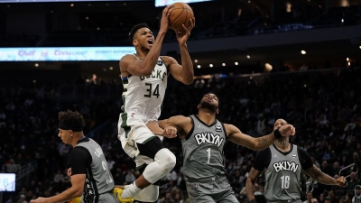 Μπακς - Νετς 123-126: Ο Ίρβινγκ «πλήγωσε» Μιλγουόκι και Αντετοκούνμπο (video)