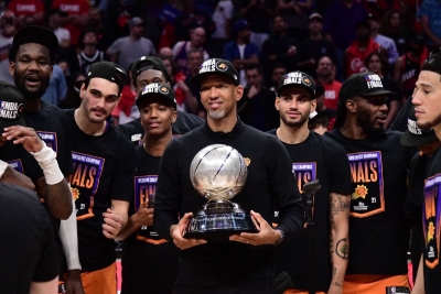 Πανικός στο αεροδρόμιο για την υποδοχή των Phoenix Suns (video)