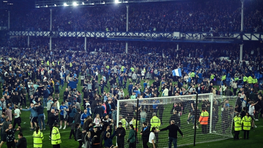 «Μπαίνεις στο γήπεδο για να πανηγυρίσεις ή να διαμαρτυρηθείς; Αποκλείεσαι αυτόματα»!