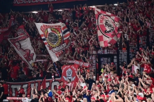 «Ερυθρόλευκη» λαοθάλασσα στη Βουλγαρία: Η πλάση κοκκινίζει με αρμάδα 10.000 στη «Σόφια... Ειρήνης και Φιλίας»!