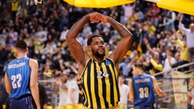 Άρης: Επέστρεψε στη Θεσσαλονίκη ο Τζέιμς Κέλι και υπολογίζεται άμεσα