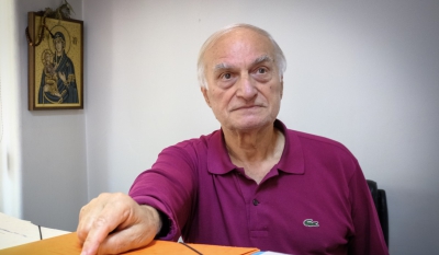 Φωτιά στο σπίτι του Μανώλη Μαυρομάτη: Στο νοσοκομείο ο ίδιος και η σύζυγός του