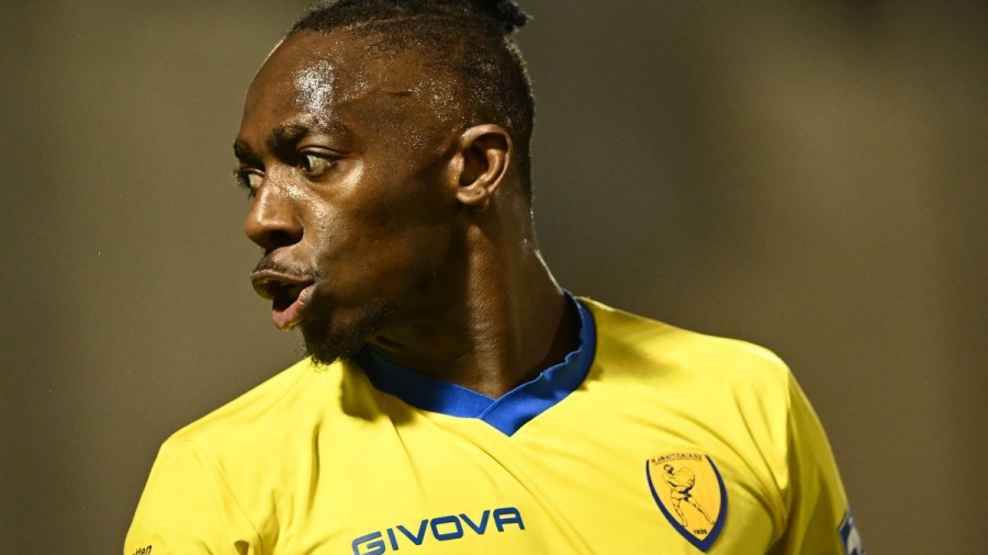 Ο Νταγκό του Παναιτωλικού καταγγέλλει ρατσιστική επίθεση από οπαδούς του Ιωνικού