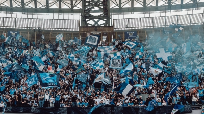 Νάπολι: Πανζουρλισμός στις κερκίδες του «Μαραντόνα» μετά την ήττα της Λάτσιο! (video)