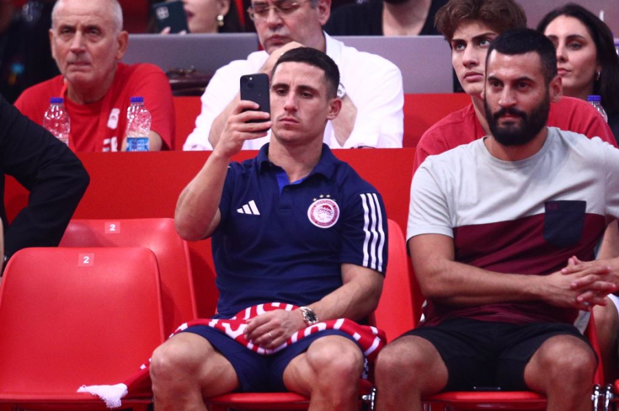 «Τρελάθηκε» ο Ποντένσε: Από το… μπάνιο κατευθείαν στο ΣΕΦ για τον Ολυμπιακό!