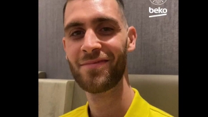 Φενέρμπαχτσε: «Ντύθηκε» στα κίτρινα ο Γιώργος Παπαγιάννης (video)