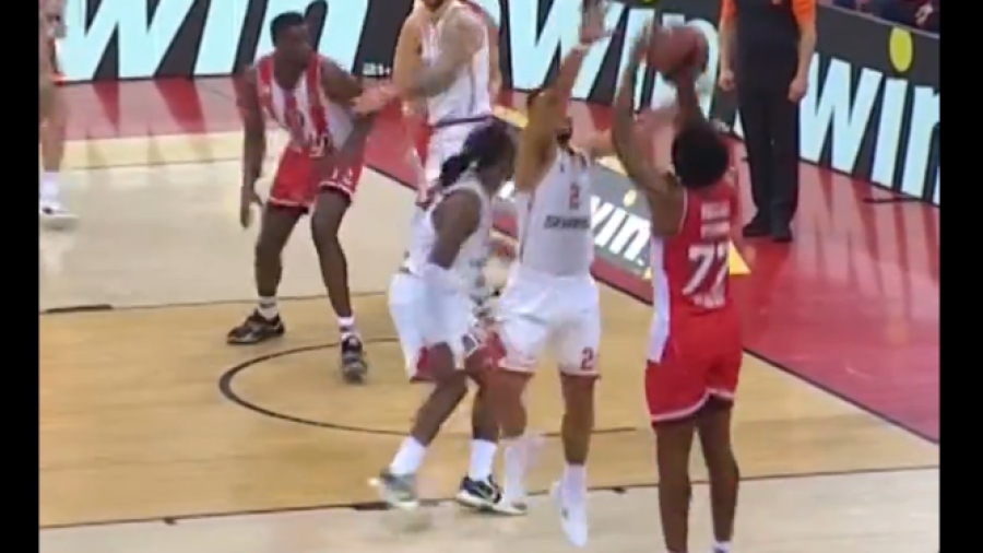 Ολυμπιακός: Τίποτα δεν συγκρίνεται από το να βλέπεις τέτοια καλάθια live! (video)