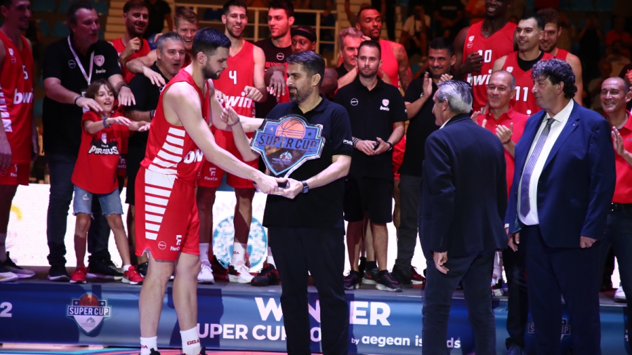 Ο Μπαφές αποθέωσε το «παπάκι» του Ολυμπιακού