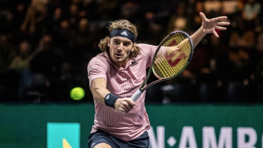 Τσιτσιπάς – Φοκίνα 2-1: Δυσκολεύτηκε, αλλά προκρίθηκε στους «16» του Ρότερνταμ ο Έλληνας τενίστας (video)