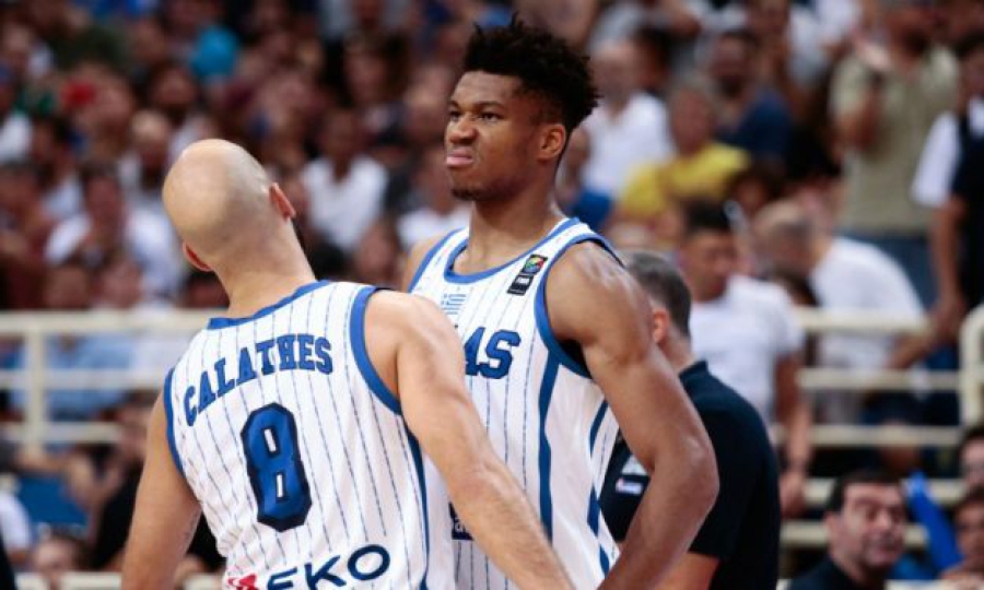 «Ο Νικ την δίνει, ο Γιάννης καρφώνει, η Εθνική θα είναι στους Ολυμπιακούς»: Η φάση που… θέλουμε να δούμε ξανά! (video)