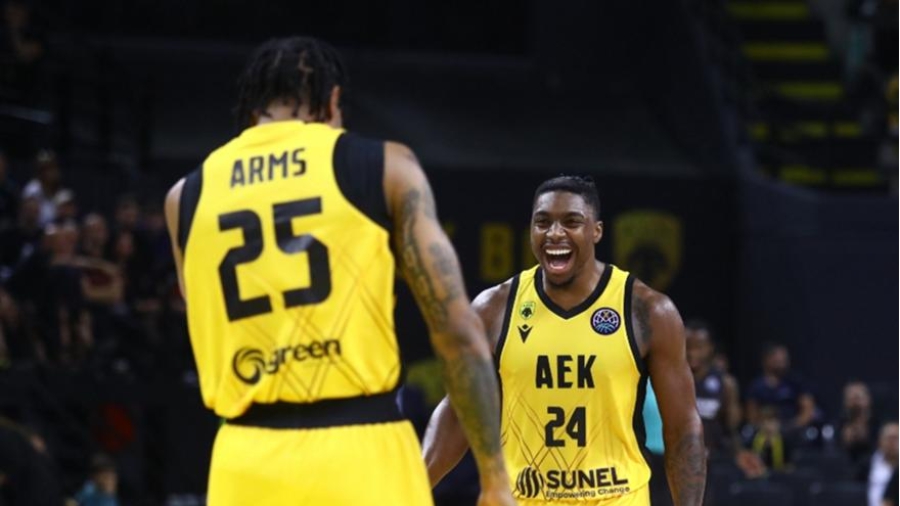 Κέρδισε άνετα τη Σολνόκι, έκανε το 2/2 στο BCL και είναι μόνη πρώτη στον όμιλο η ΑΕΚ!